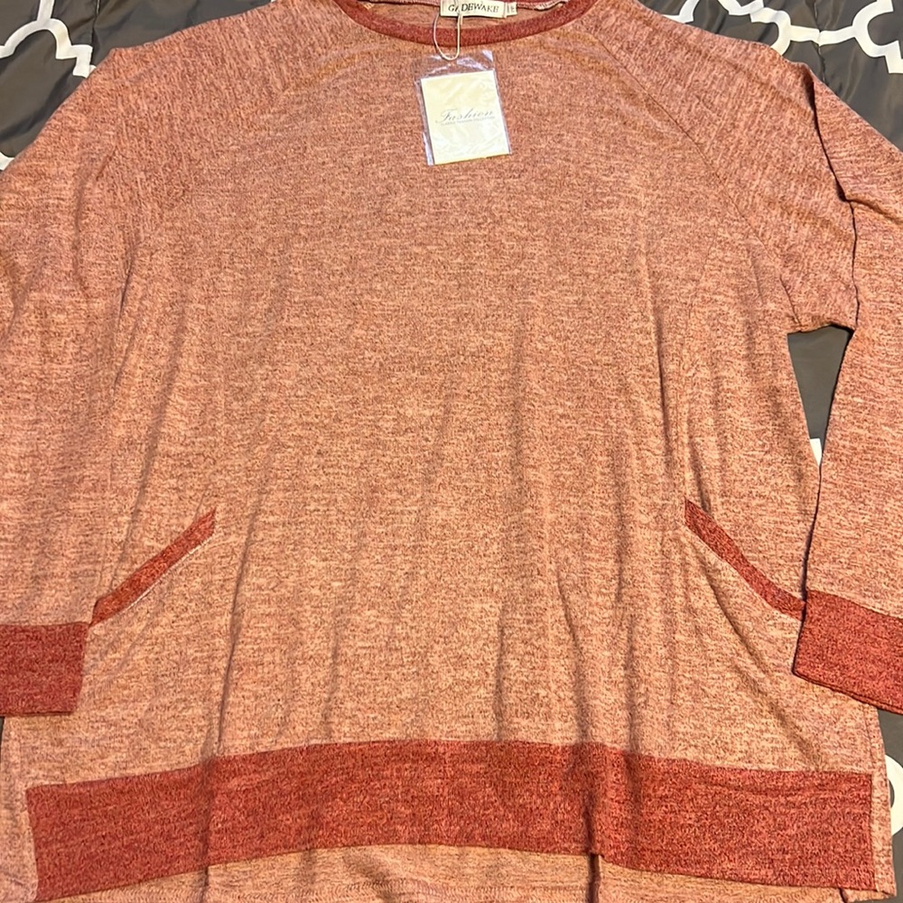 Gadewake pink shirt